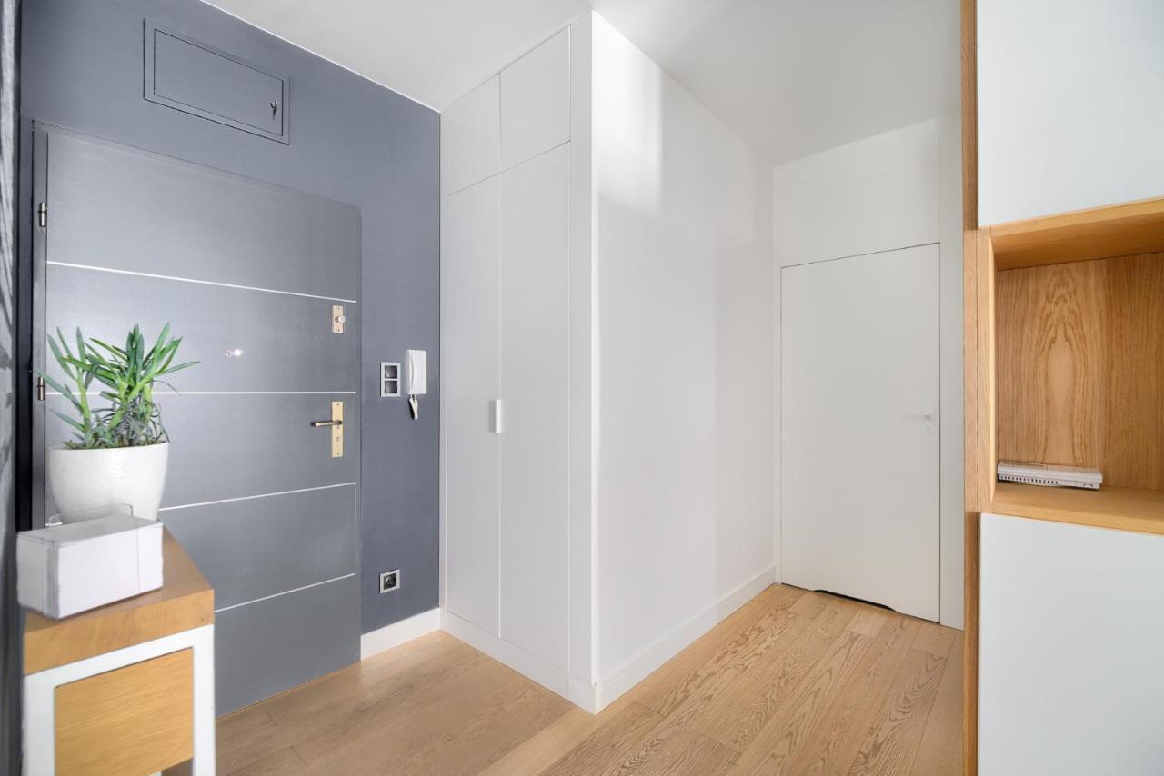 Poznan Grafitowa Modern Apartment Exterior photo